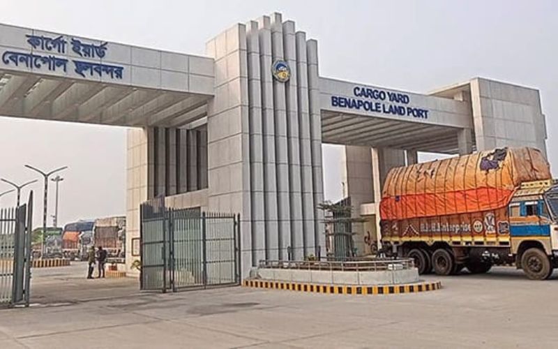 বেনাপোল স্থলবন্দরে রাজস্ব আয় বাড়লেও বাড়েনি সুবিধা, ক্ষোভ ব্যবসায়ীদের